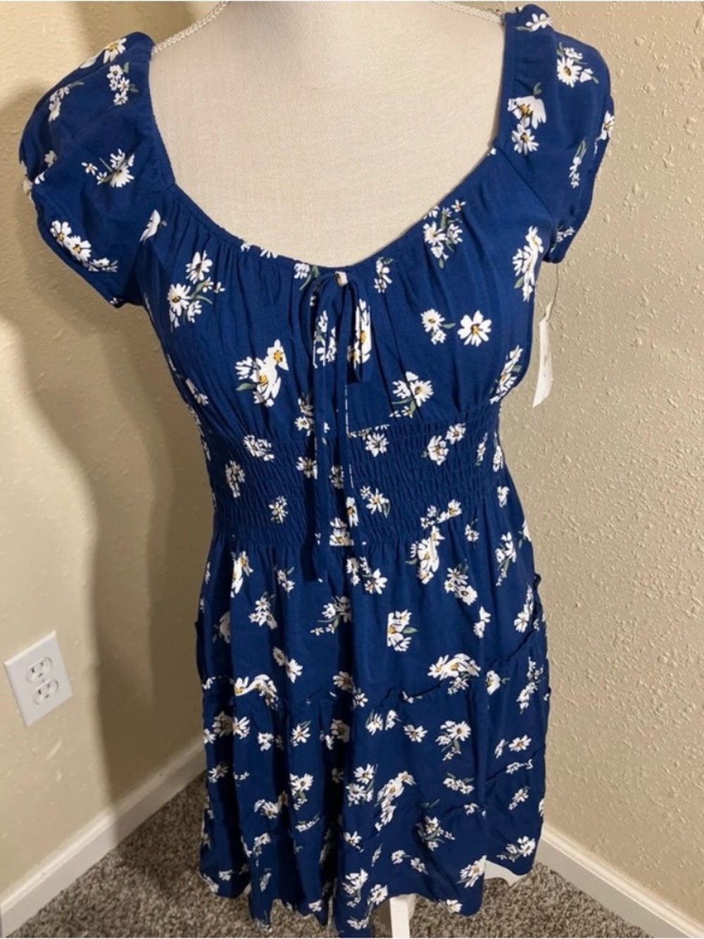 Women’s Blue Floral Short Sleeve Dress Top By By size XS